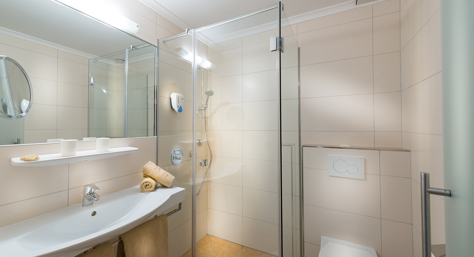 Modernes Badezimmer